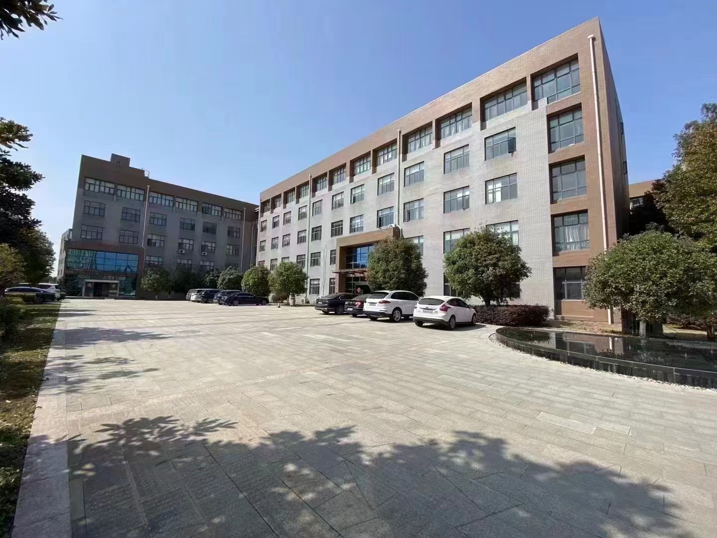 2000平米空地