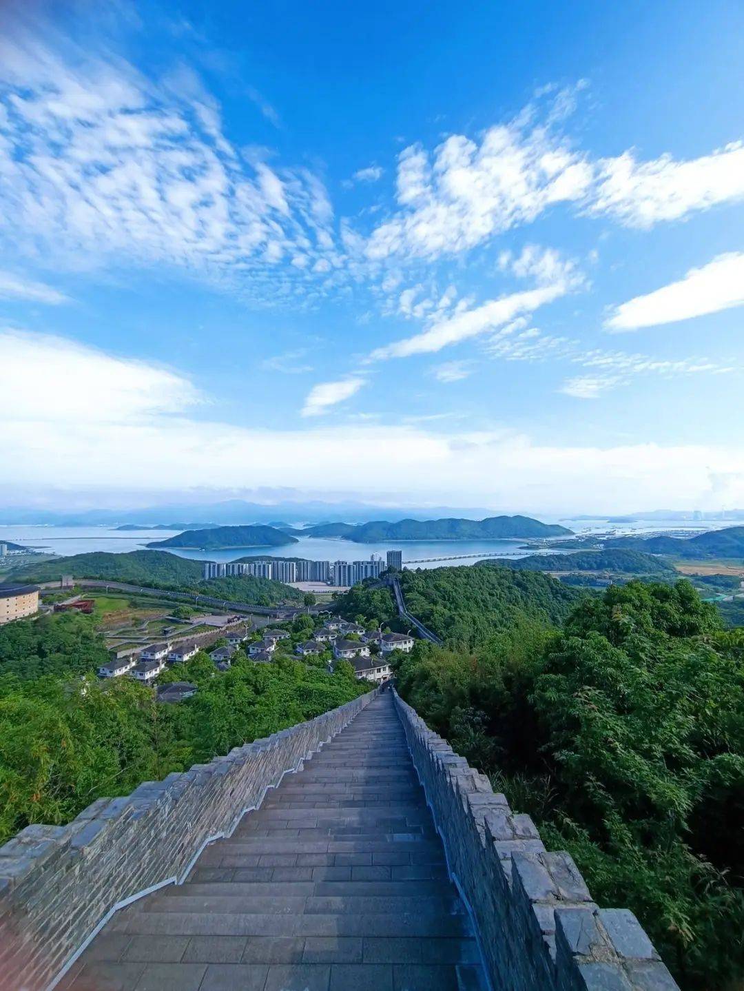 甬发生态旅游区制服定制案例：全岗位景区工服打造生态旅游服务新标杆